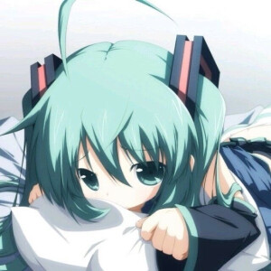 miku>_<