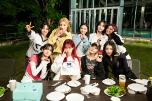 Kep1er 金采炫 休宁巴伊叶 崔有真 金多娟 徐永恩 姜艺书  江崎光 坂本舞白 沈小婷