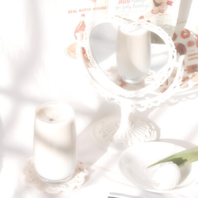  鞠婧祎Kiku* “当你感到孤独时，只需看看你手指间的空隙。记住那是我的手指完美契合的地方.”