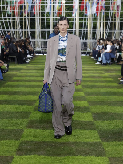 LOUIS VUITTON MEN 2025 SPRING