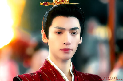 颜心记▪罗云熙
cr.桃乐玢