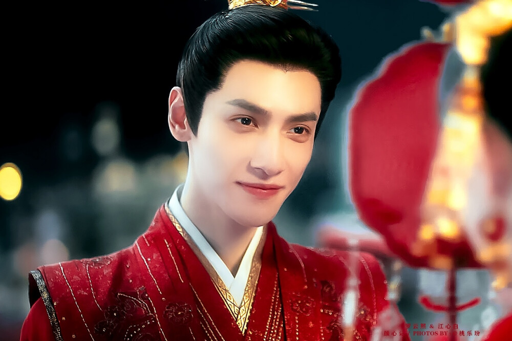 颜心记▪罗云熙
cr.桃乐玢