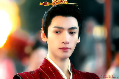 颜心记▪罗云熙
cr.桃乐玢