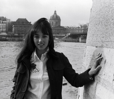 Isabelle Adjani on the banks of the Seine in Paris in December 1974, France.
