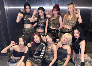 Kep1er 金采炫 休宁巴伊叶 崔有真 金多娟 徐永恩 姜艺书  江崎光 坂本舞白 沈小婷