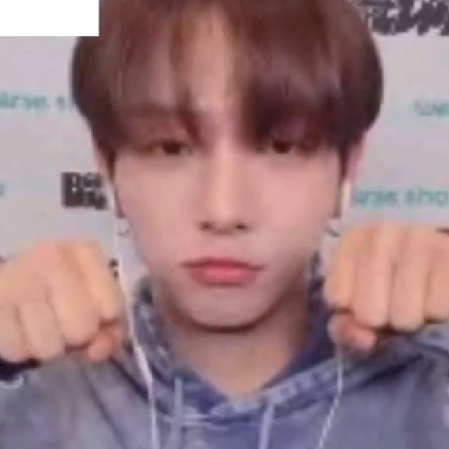 谁家机器人来上班了