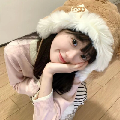 【锦鲤-】女生 头像 自截
