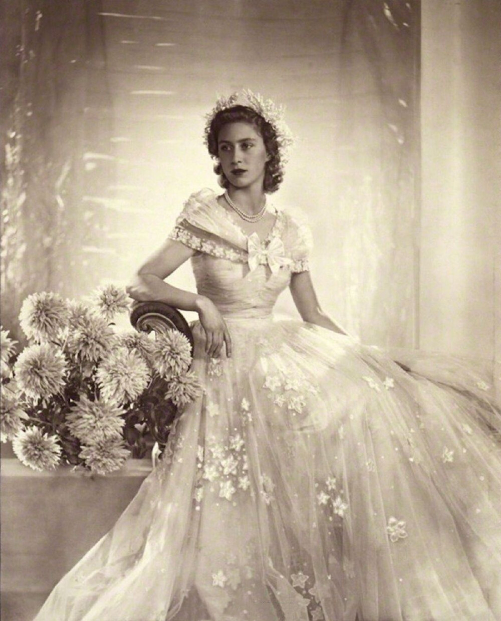 H.M Queen Elizabeth II，1947