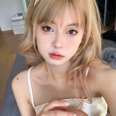 【锦鲤-】女生 头像 自截
