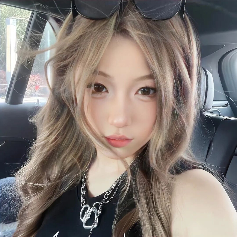 【锦鲤-】女生 头像 自截
