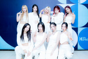 Kep1er 金采炫 休宁巴伊叶 崔有真 金多娟 徐永恩 姜艺书  江崎光 坂本舞白 沈小婷