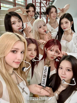 Kep1er 金采炫 休宁巴伊叶 崔有真 金多娟 徐永恩 姜艺书  江崎光 坂本舞白 沈小婷