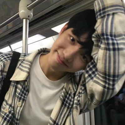 【锦鲤-】男生 头像 自截