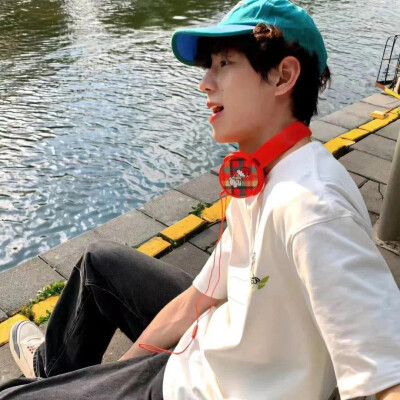 【锦鲤-】男生 头像 自截