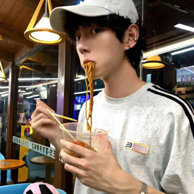 【锦鲤-】男生 头像 自截