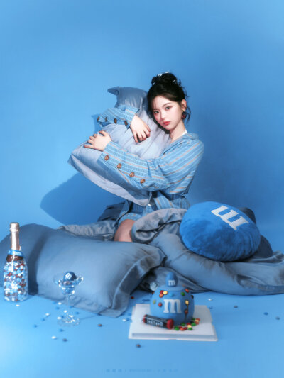 ▪杨超越
cr.桃乐玢