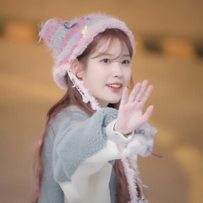 IU