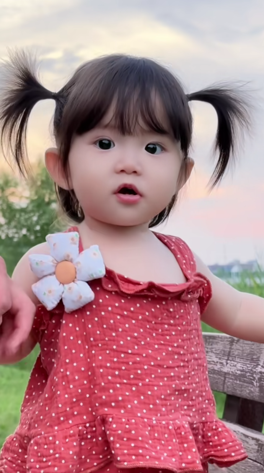 萌娃小云朵的手机壁纸图片