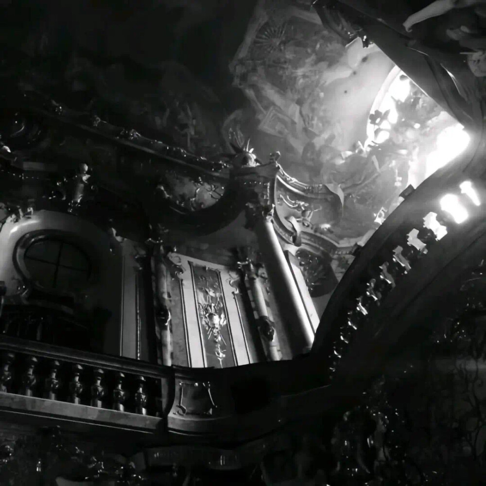 黑色系朋友圈背景封面