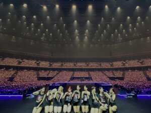 Kep1er 金采炫 休宁巴伊叶 崔有真 金多娟 徐永恩 姜艺书  江崎光 坂本舞白 沈小婷