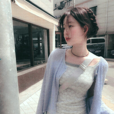 "我想要忘記"…ヘアラインの香り、《替代》