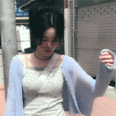 "我想要忘記"…ヘアラインの香り、《替代》