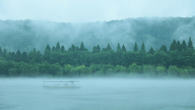 东方美学丨吾生须臾 ​
from浮春郷
＃西湖＃雨景