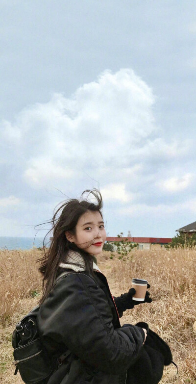 IU