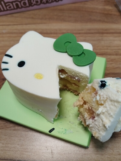 吉伊+hello kitty+蛋糕