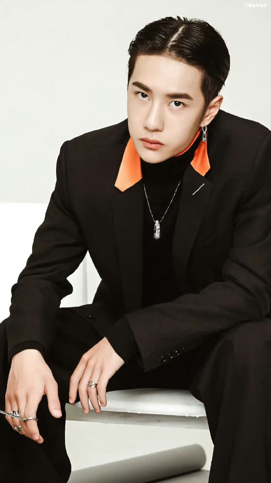 王一博 微博自拍