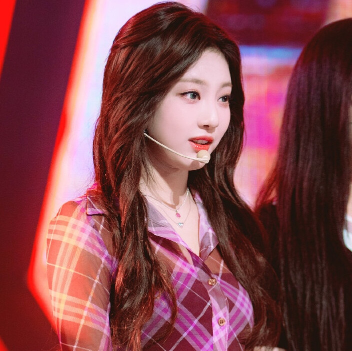 宁艺卓
二改收专