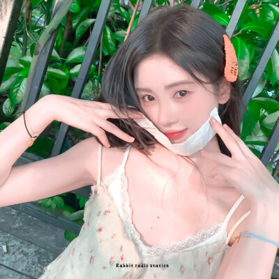 •鞠婧祎“ᯅᵒº°˚有时间吗？出来约个会”