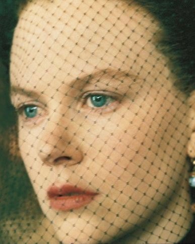 1996年，妮可·基德曼在简·坎皮恩改编自亨利·詹姆斯的《淑女本色》中。 ​​​
