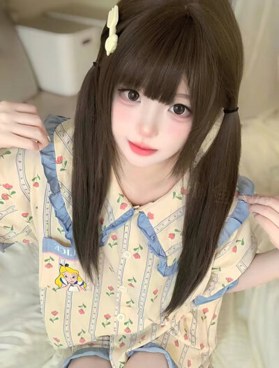 づ芷芷的甜美小女頭?·/WeChat甜美女頭な
ht：有什麼喜歡的女網(wǎng)紅嗎？請推薦??