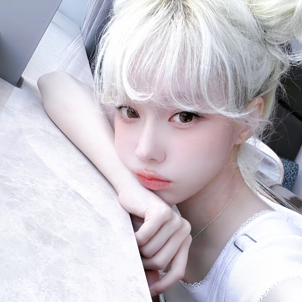 . ⋆ ☆ ⋆ ★小团子 ⋆ . · . ☆