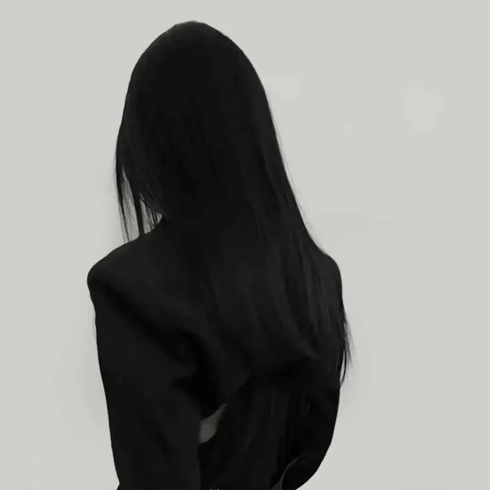 真人女生头像黑白风ins氛围感帅气酷社会头像古早感