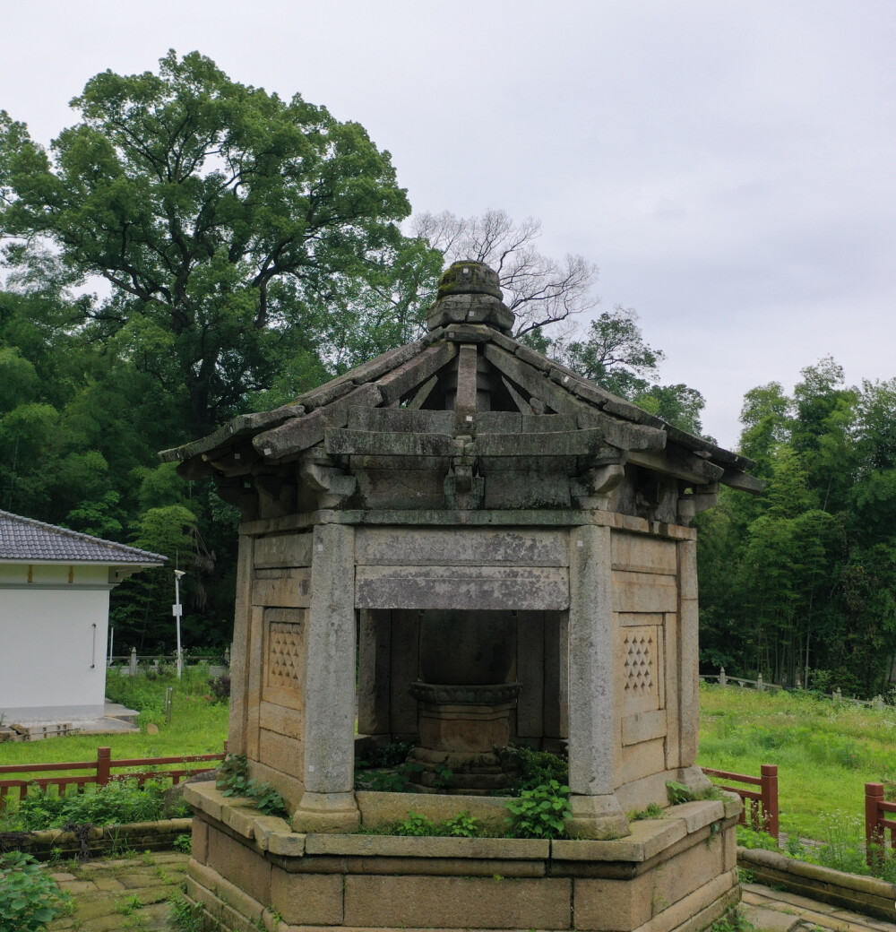 鄂 黄梅 四祖寺众生塔