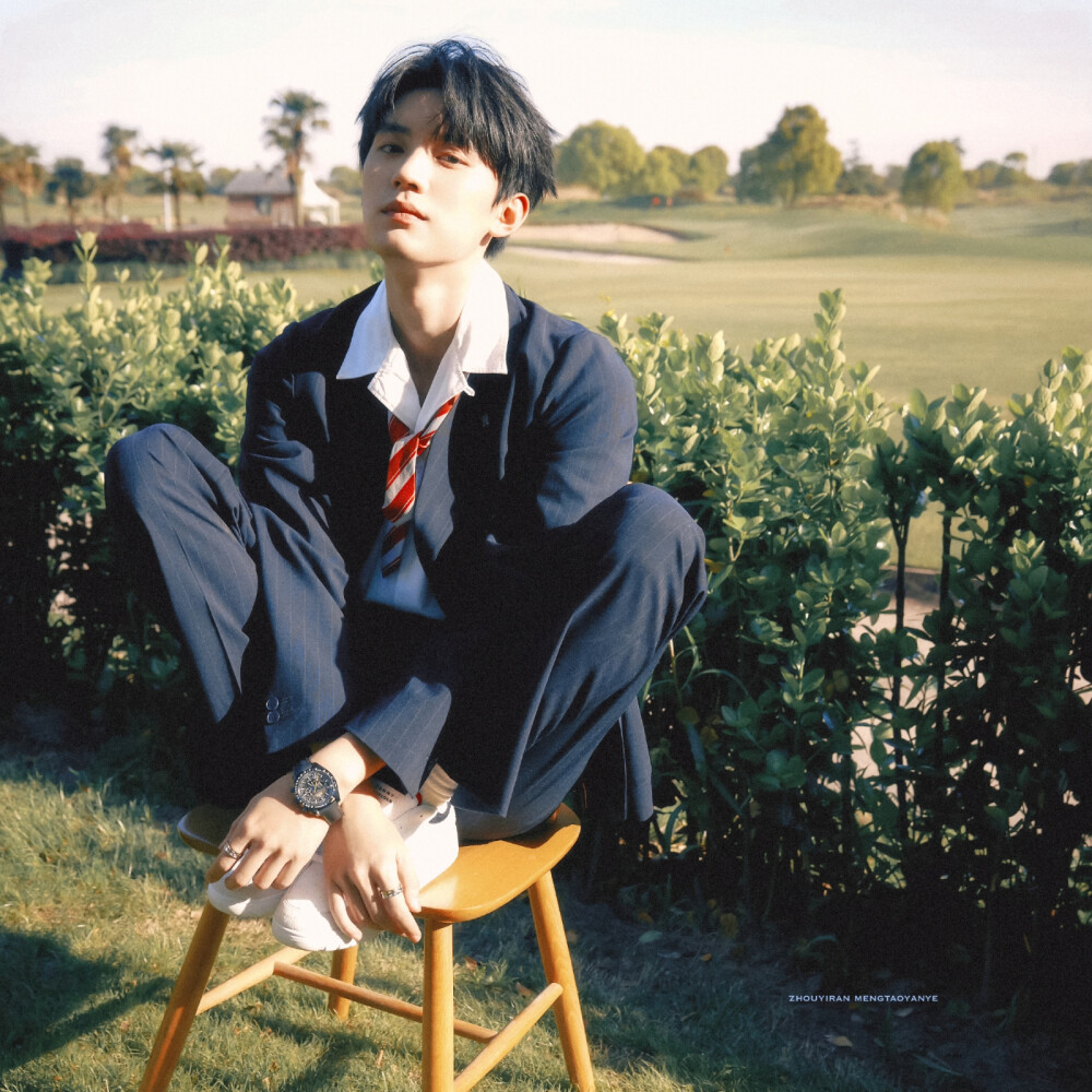 周翊然|壁纸 cr@梦桃衍野 ​​​