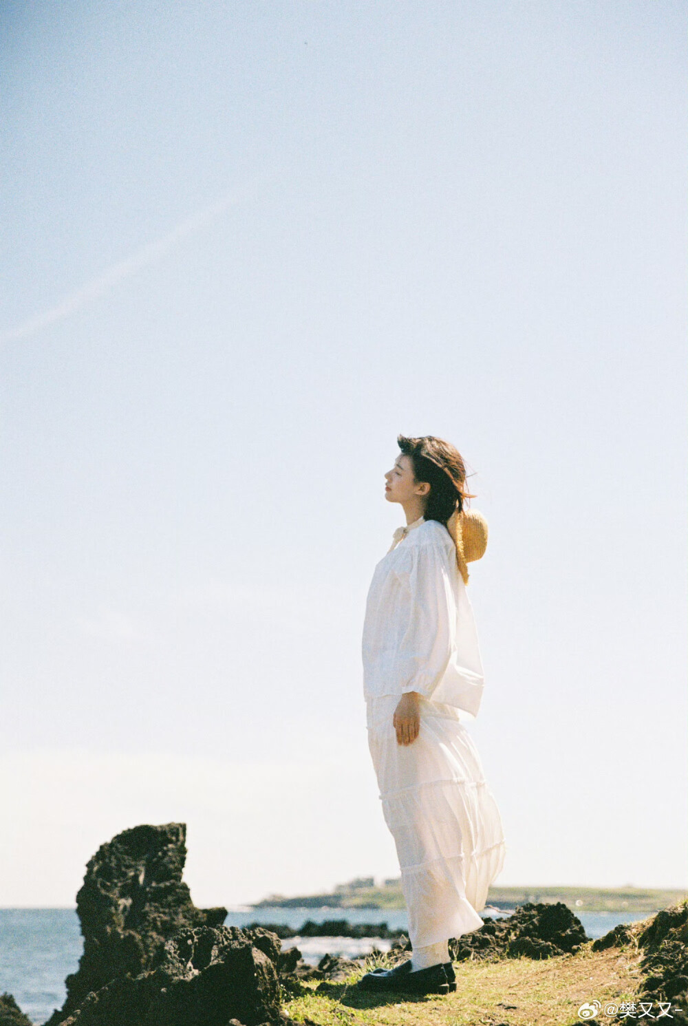 心动一万次的蓝
摄影@樊又又-
#上海约拍##胶片写真# ​