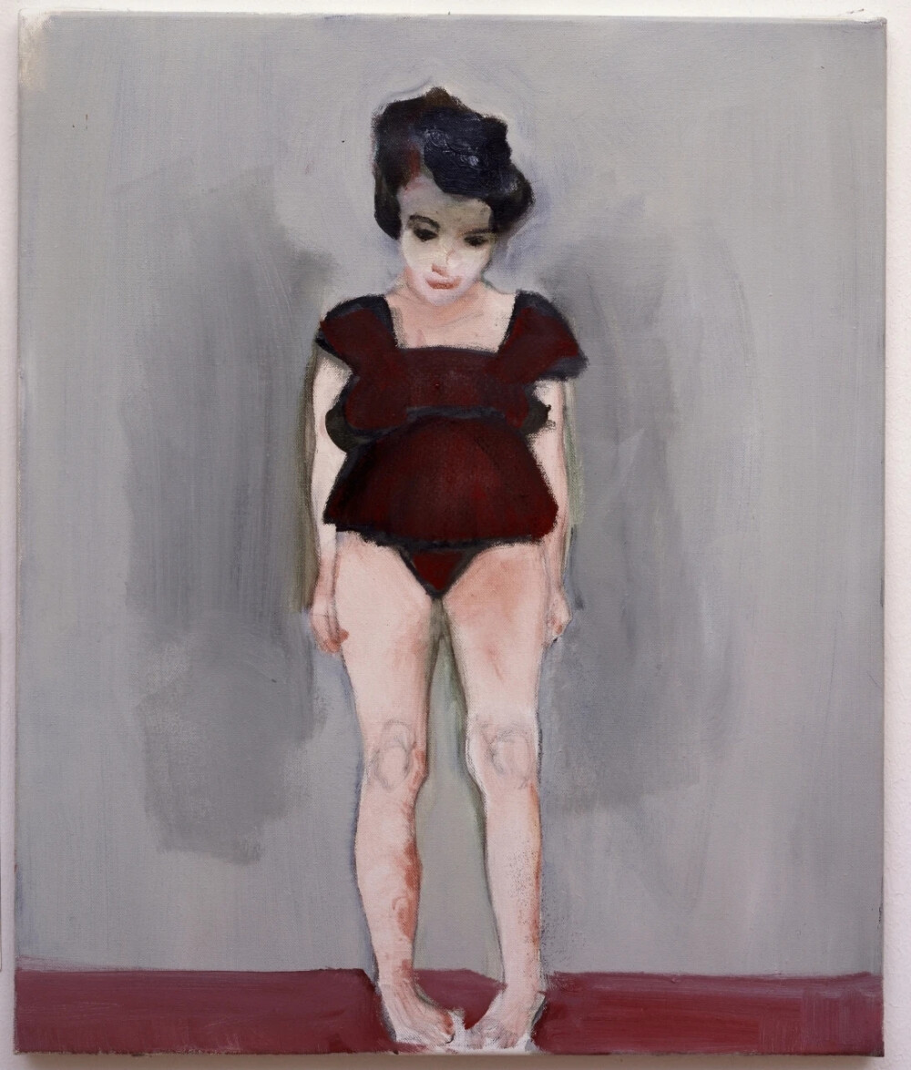 玛琳·杜马斯（Marlene Dumas），国际上最受瞩目的艺术家之一。1953年生于南非开普敦，现居住荷兰阿姆斯特丹。技艺高超的她在评价自己的作品的时候认为她是“画家中的画家”，杜马斯经常会用女性、儿童或者婴儿作为她的作品的对象，女性之美与艺术则是她的作品中永恒的主题。她于1998年被国际关注，在2000 年参加上海双年展后被国人熟知，并且被认为可能会开拓水墨画人物的新方向，有许多画家受到她的影响。