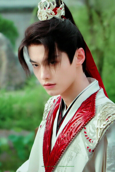 少年白马醉春风▪何与
cr.山衔风