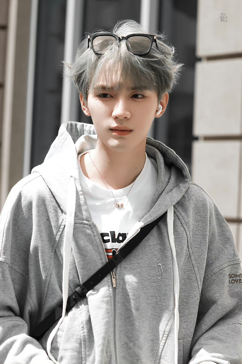 。