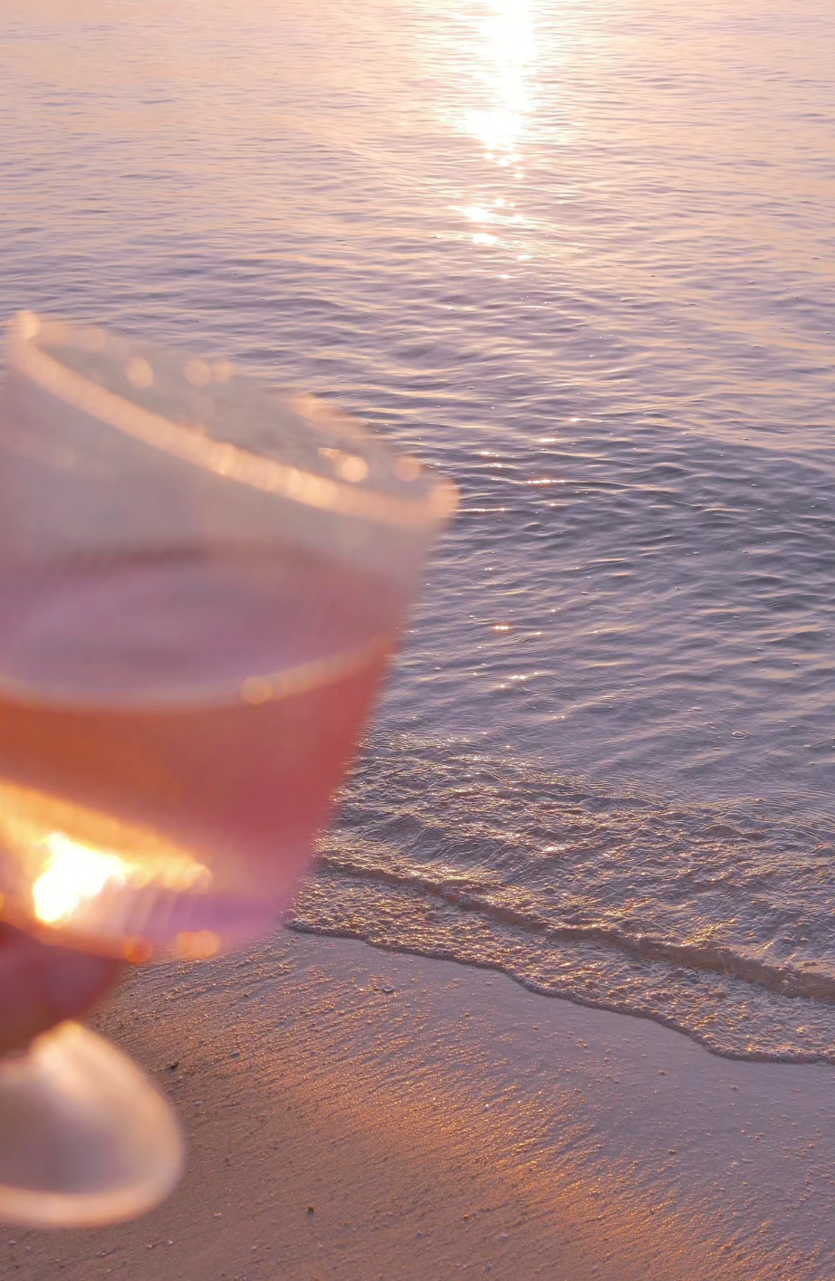 夏日黄昏|海边的浪漫潮汐 ✨
"夏日的海边，正在酝酿浪漫的潮汐。"