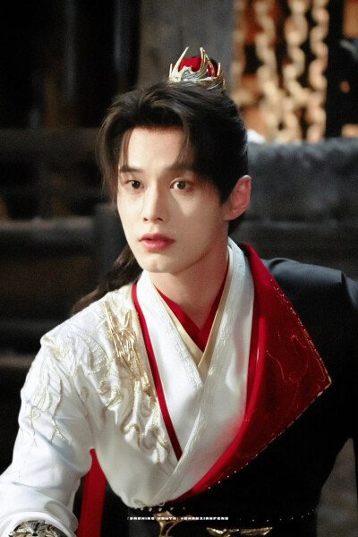 少年白马醉春风▪何与
cr.山衔风