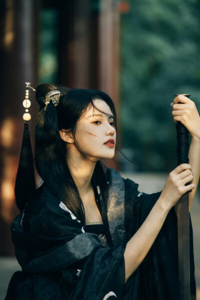 长月烬明