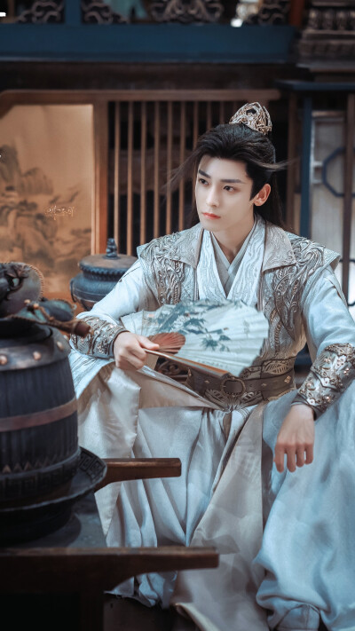 少年白马醉春风