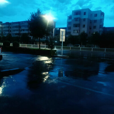 蓝调时刻背景图