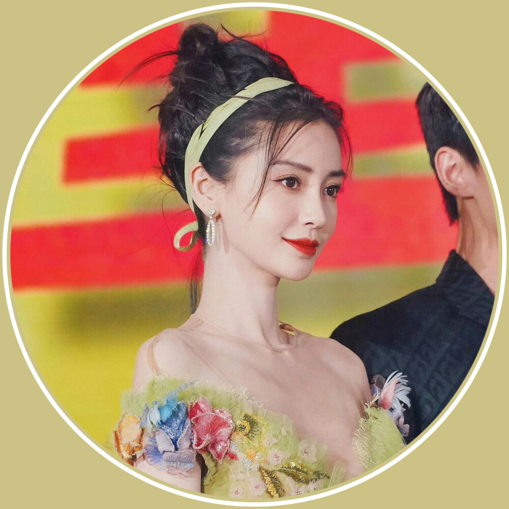 Angelababy/杨颖圆框头像哇⚆ɞ⚆
拿图吱声，谢谢(´∀｀)♡