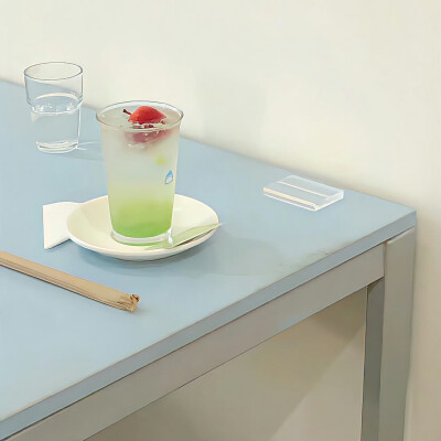 背景｜文案
也应似旧，盈盈秋水，淡淡春山。