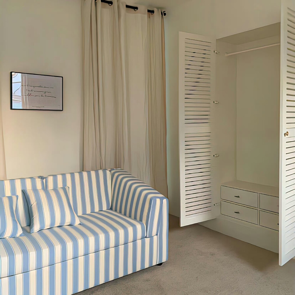 背景｜文案
也应似旧，盈盈秋水，淡淡春山。